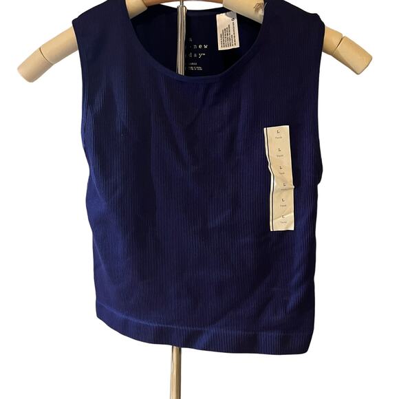 A New Day Women's Slim Fit Seamless Cropped Muscle Tank - Size Large - NWT - Picture 6 of 7